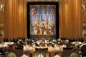 Restaurante principal do navio