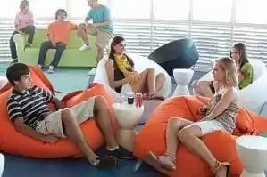 Grands espaces destinés aux adolescents