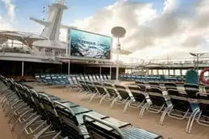 Salons et discothèques pour les adolescents