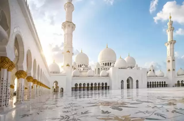 Em Abu Dhabi
