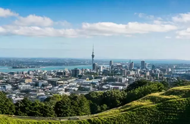 Em Auckland