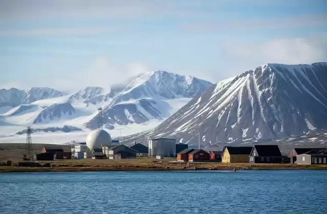Em Ny-Ålesund