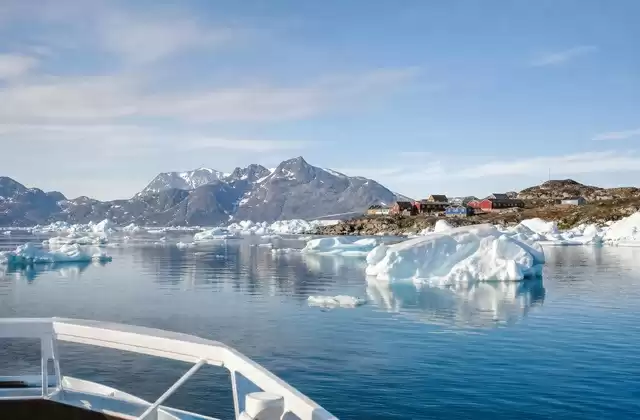 Explorar a baía de Disko de barco