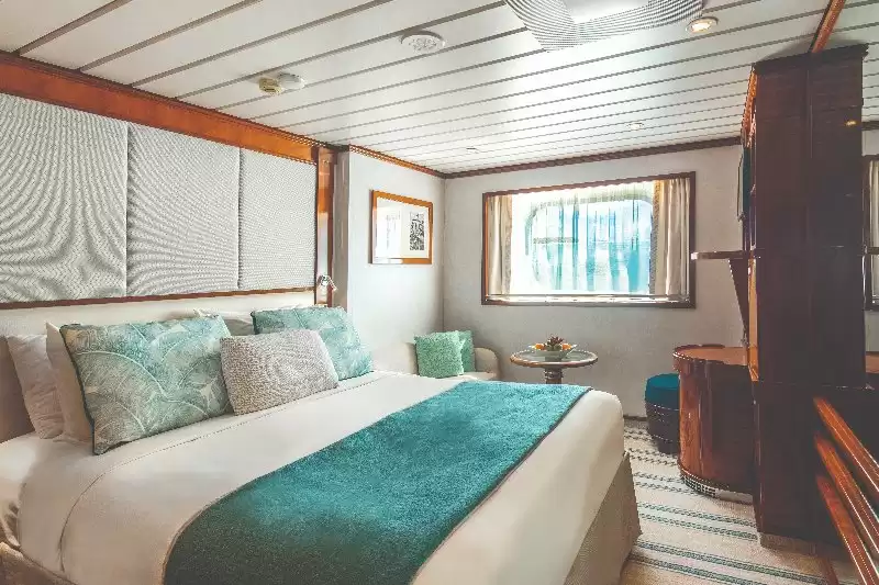 Cabina exterior com janela
