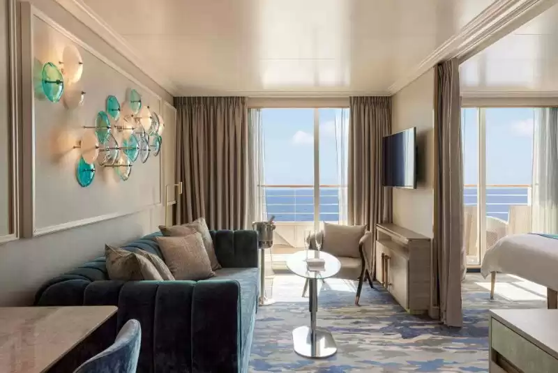 Suite Sapphire com varanda (proa)