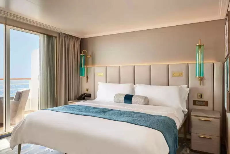 Suite Sapphire com varanda (a meio do navio)
